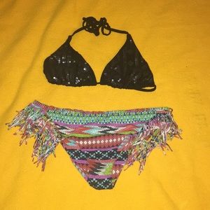 Billabong bottom and tribal top bikini